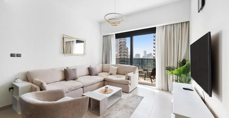 Spacious 2 Bedroom In Act1 Act 2 Downtown Dubai